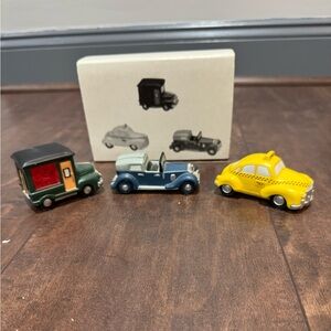 Heritage Village Christmas in the City Set of Three Automobiles